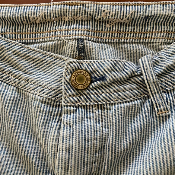 [American Eagle] Seersucker Denim Mini Skirt - Picture 3 of 5
